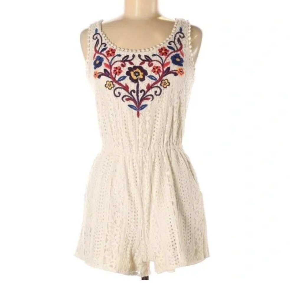Xhilaration XL Braided White Floral Embroidered Shorts Romper Elastic Waist
